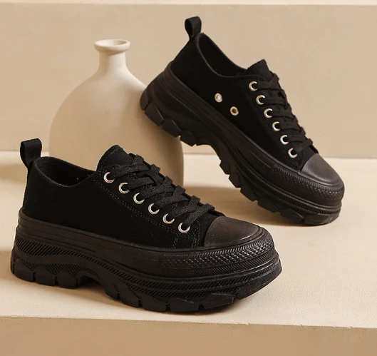 PlateauSneaker Lena Nord Taschen