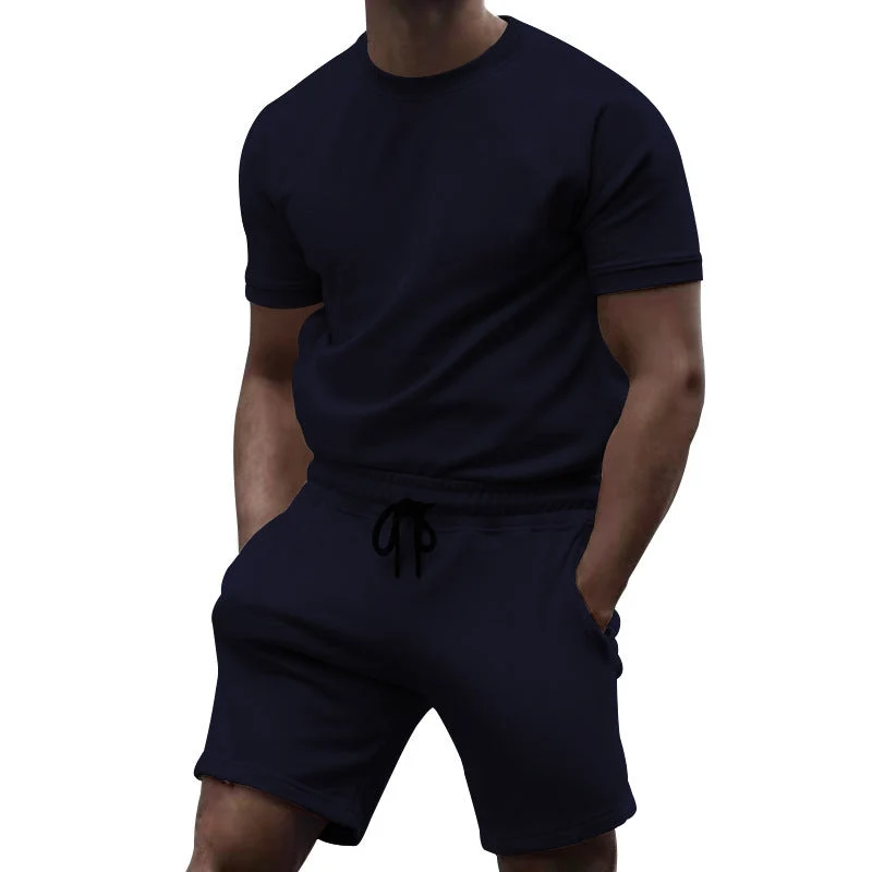 Herren Sportkombination mit kurzärmligem Oberteil und bequemen Shorts