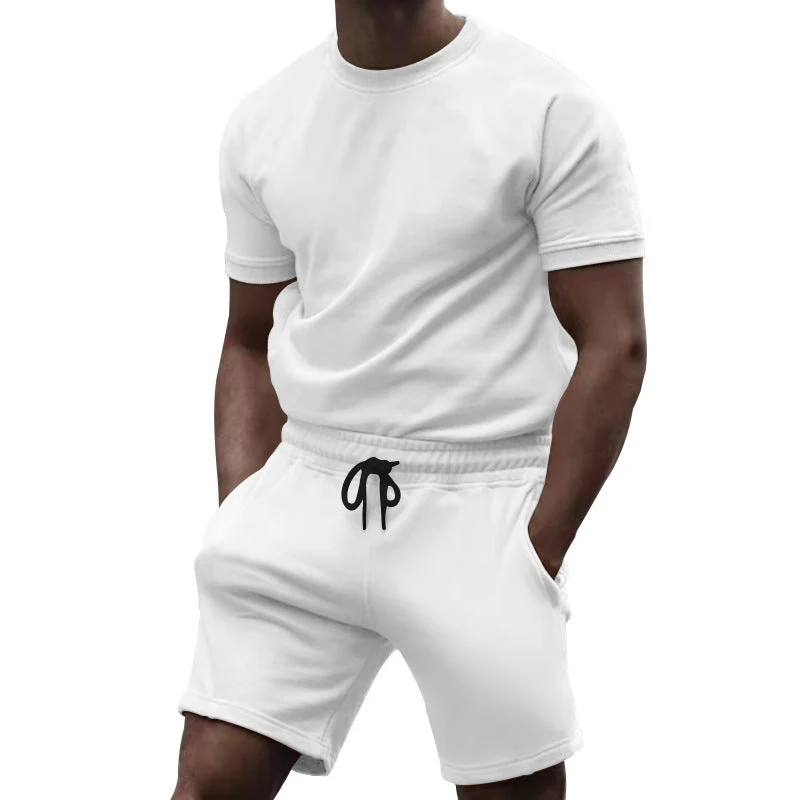 Herren Sportkombination mit kurzärmligem Oberteil und bequemen Shorts