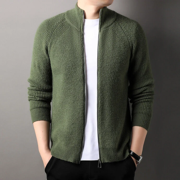 Herren Strickjacke mit hohem Kragen und unauffälligem Reißverschluss
