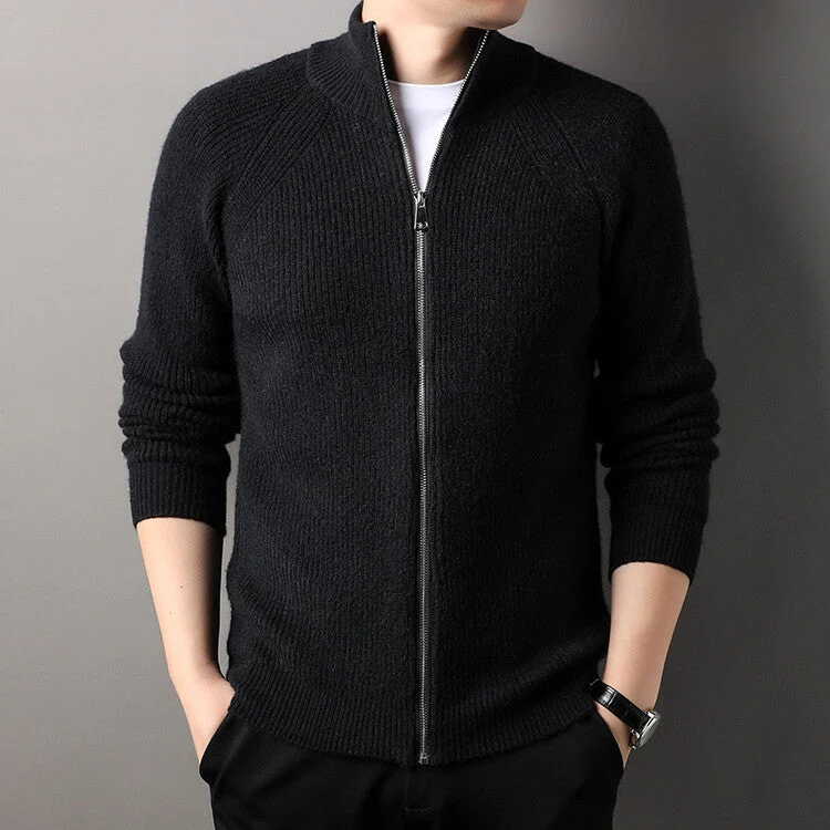 Herren Strickjacke mit hohem Kragen und unauffälligem Reißverschluss