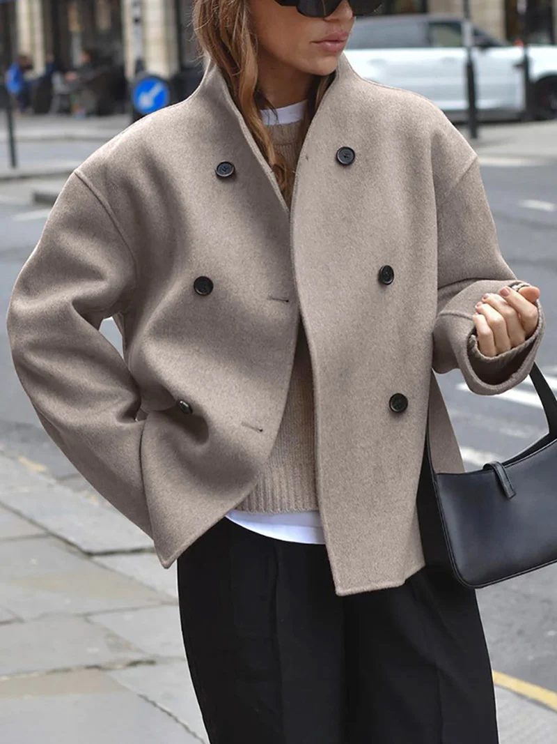 Stilvolle und Bequeme Oversized Damenjacke mit Knopfverschluss
