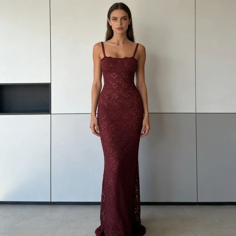 Damen Elegantes Spitzenkleid mit skulpturalem Oberteil und raffinierten Seitenschlitzen Nord Taschen
