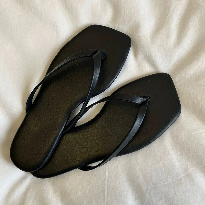 Damen Flip-Flops mit glamourösem Metallic-Riemendesign und komfortabler Innensohle