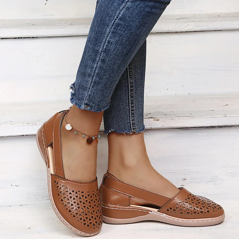 Perforierte Slip-On Ballerinas