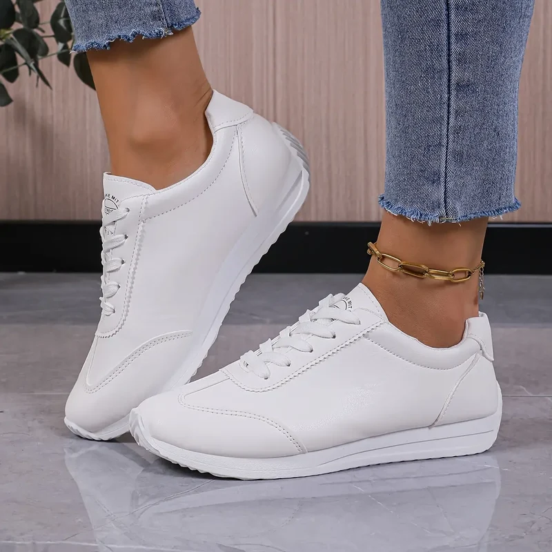 Einfarbige Freizeit-Sportschuhe für Damen mit dicken Sohlen