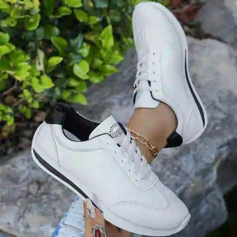 Einfarbige Freizeit-Sportschuhe für Damen mit dicken Sohlen