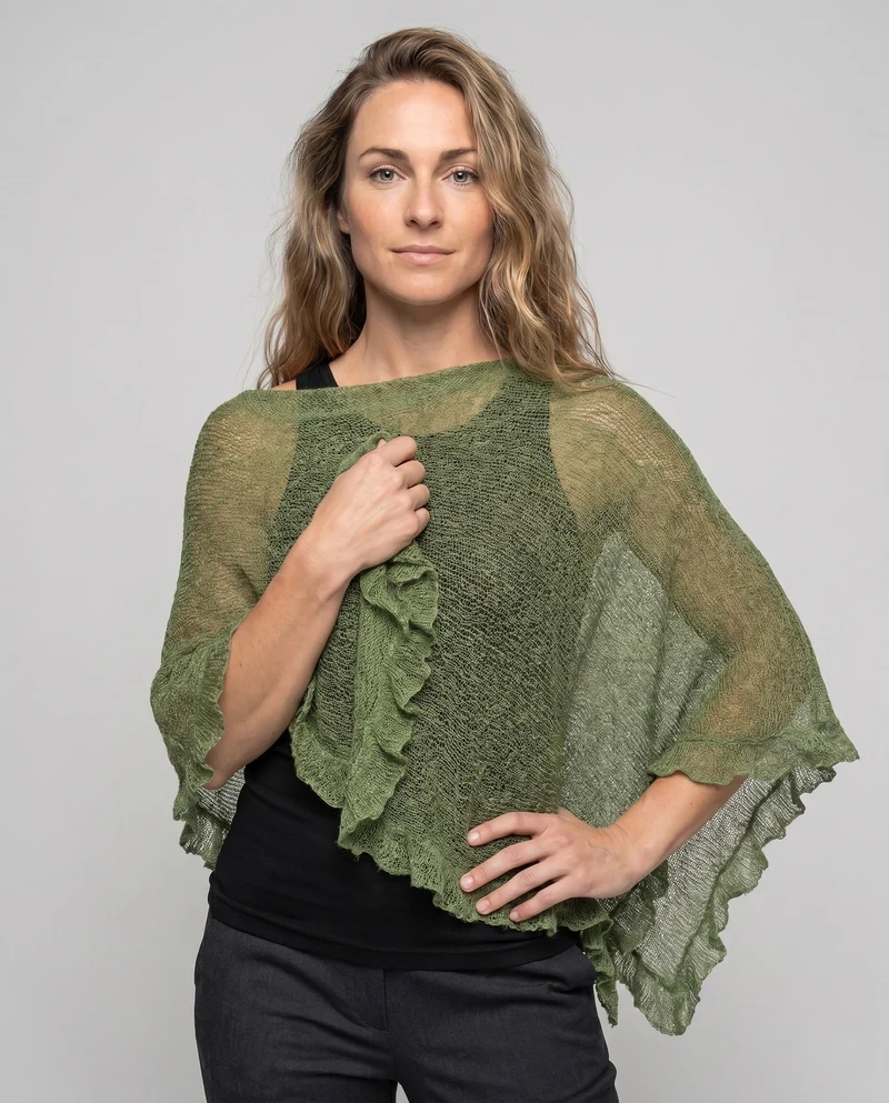 Damen Luftiger Poncho aus feinem Strickmaterial
