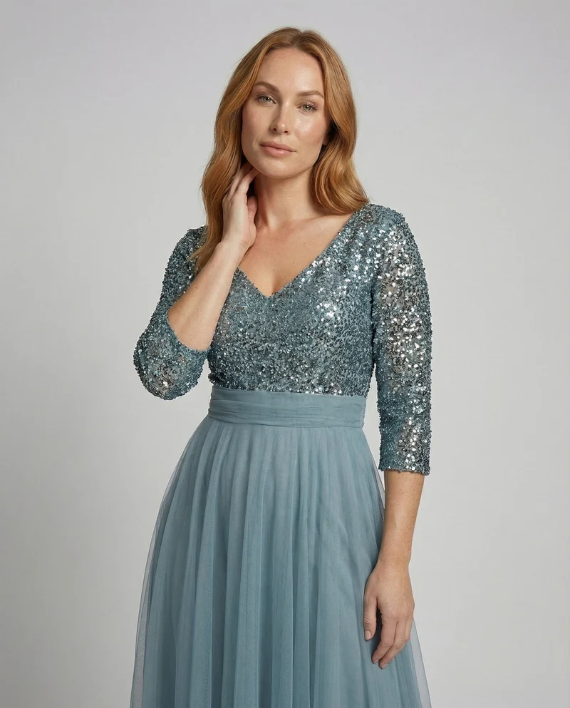 Damen schillerndes Abendkleid mit Tüllrock