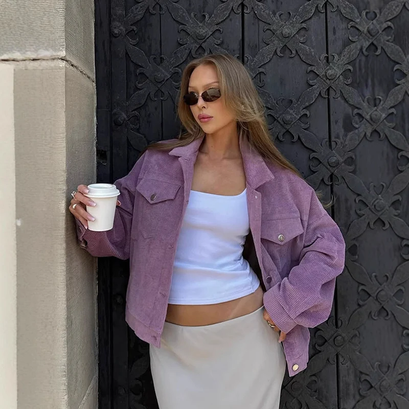 Damen Oversized Cordjacke mit praktischen Taschen und dezentem Streifenmuster
