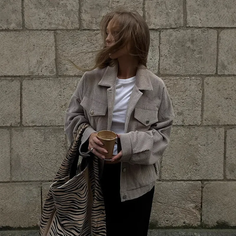 Damen Oversized Cordjacke mit praktischen Taschen und dezentem Streifenmuster
