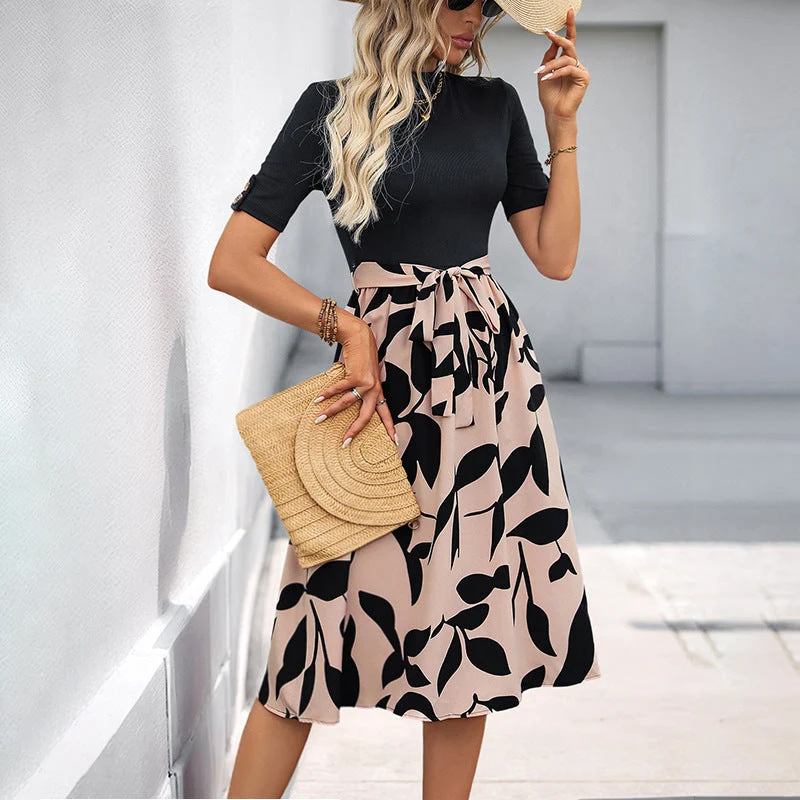 Damen Midikleid mit floralem Bindegürtel und eleganter Schnittführung