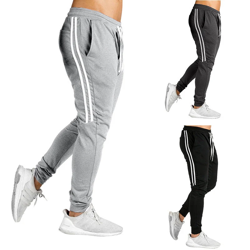 Herren Sportliche Jogginghose mit atmungsaktiver Struktur und seitlichen Streifen