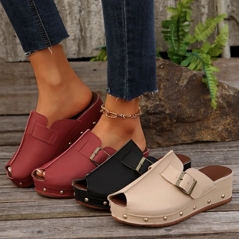 Damen Clogs mit modischem Schnallen-Design und trendiger Metallverzierung