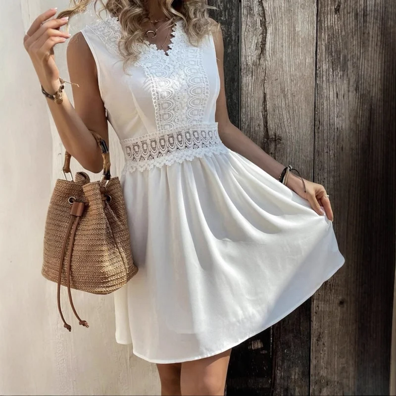 Damen Sommerkleid mit Spitzenakzenten und fließendem Schnitt