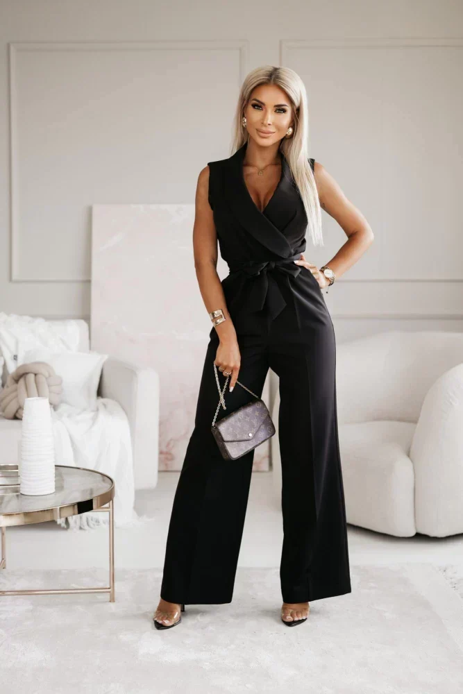 Jumpsuit Elegante Silhouette Aus Edlem Stoff