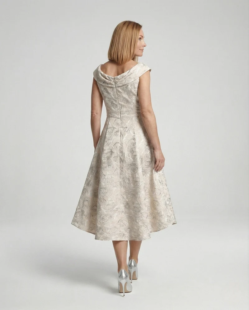 Damen Brokat-Cocktailkleid mit Carmenausschnitt