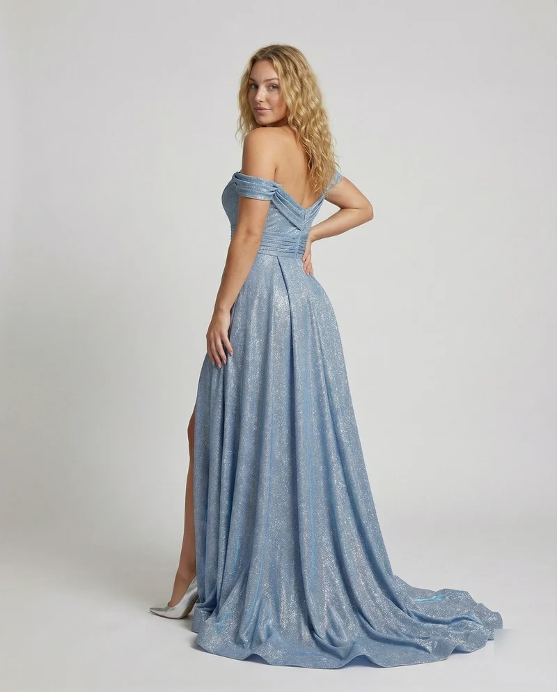 Damen opulentes schulterfreies Ballkleid mit Schleppe