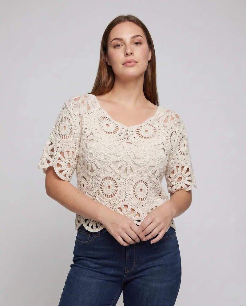 Damen Häkeloberteil mit floralen Mustern und luftigen Details
