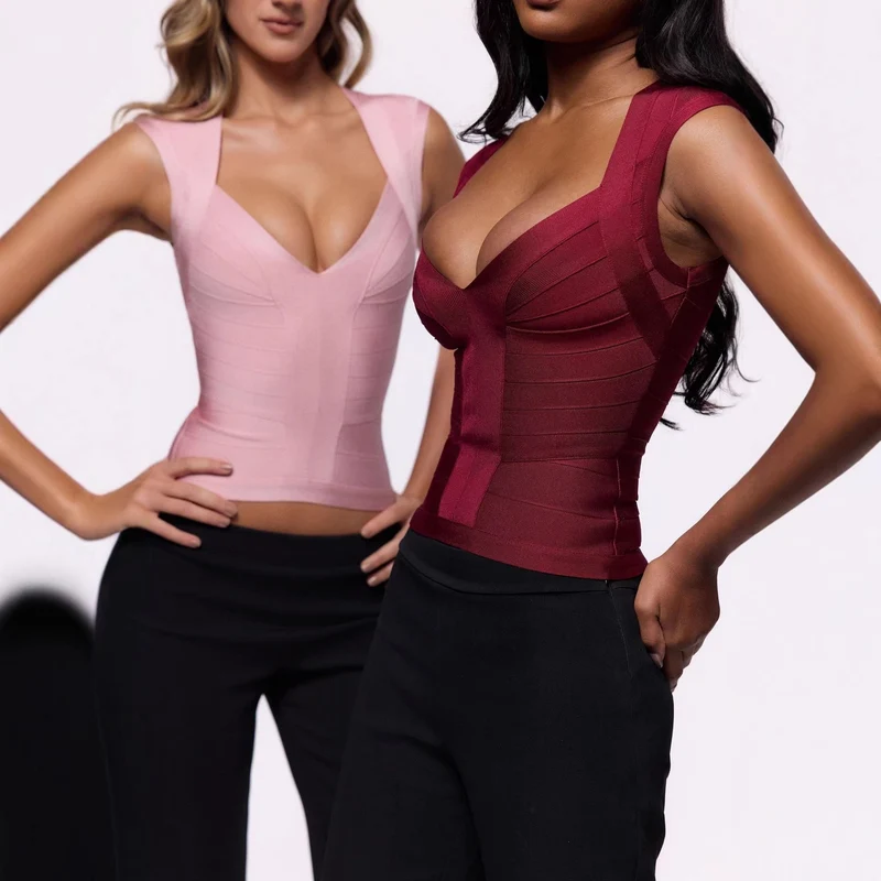Damen figurformendes Top mit modernem V-Ausschnitt und hochwertigem Material