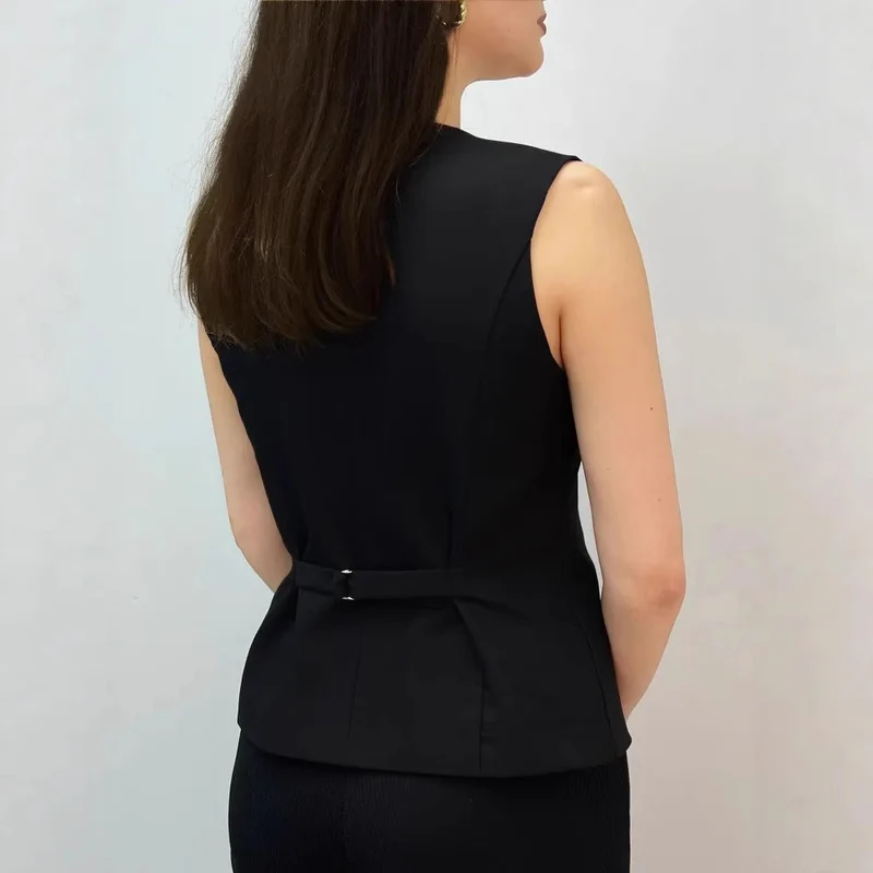 Damen Weste mit elegantem V-Ausschnitt und dekorativen Knöpfen