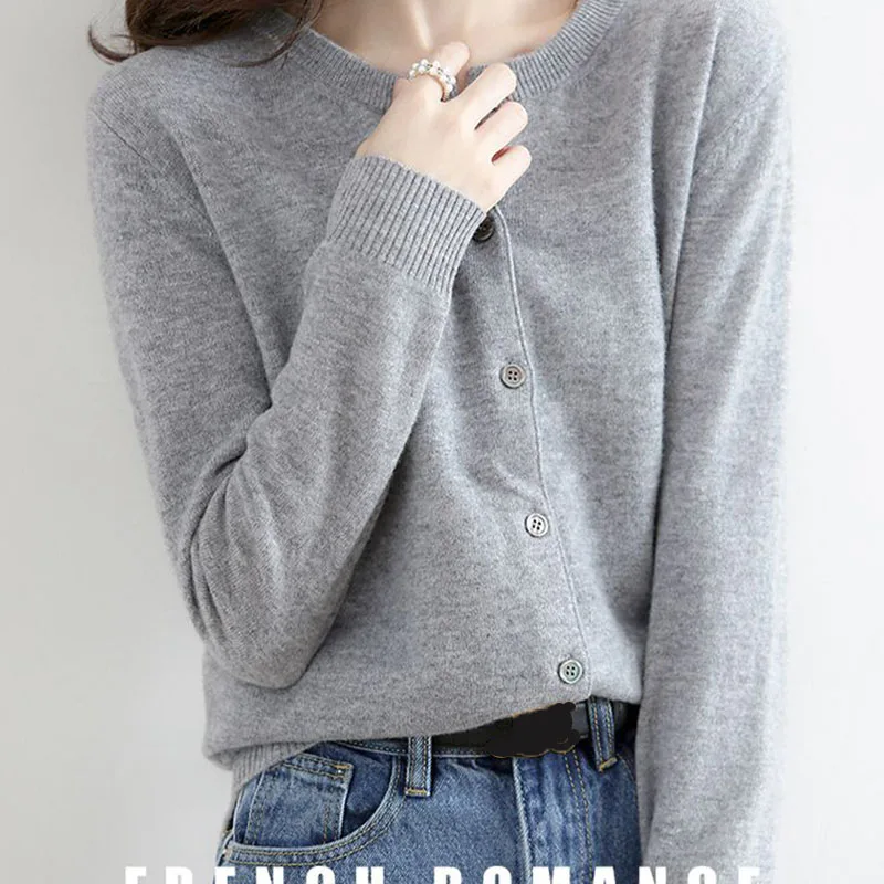 Klassische Strickjacke