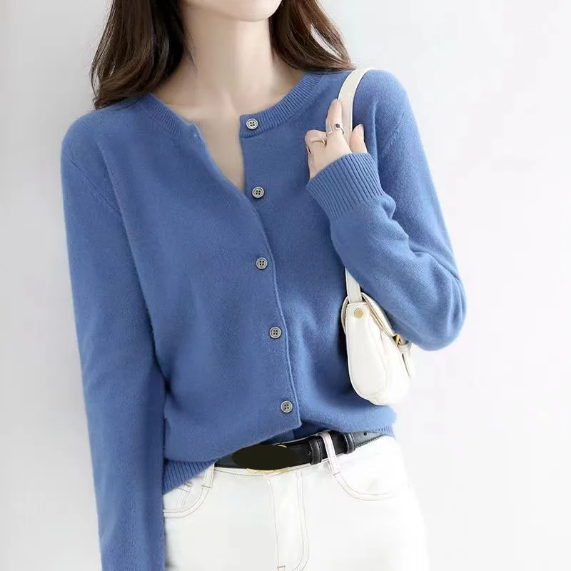 Klassische Strickjacke