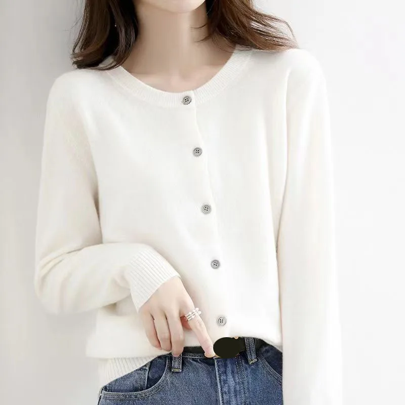Klassische Strickjacke