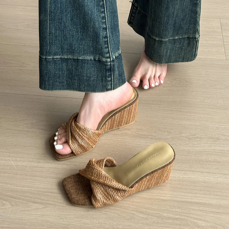 Damen Elegante und komfortable Wedgesandalen mit modischem Knöchelriemen