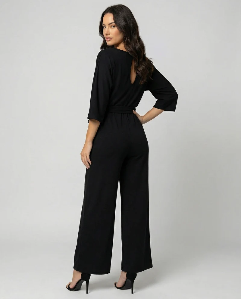 Stylischer Jumpsuit mit Gürtel