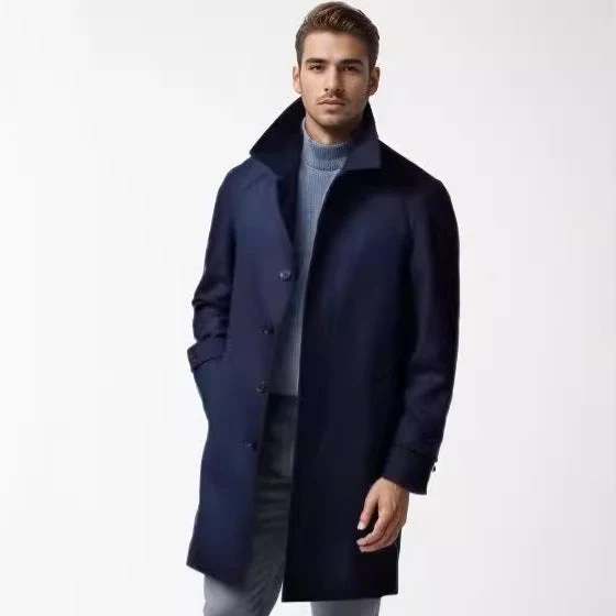 Herren klassischer Trenchcoat mit stilvollem Gürtel und doppelter Knopfreihe