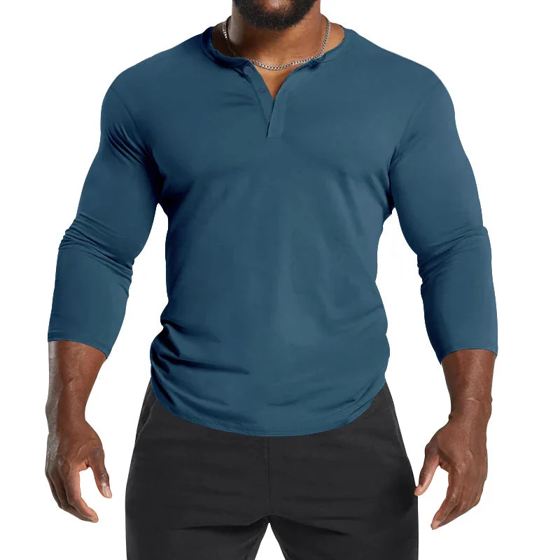 Herren Langarm-Henley-Shirt aus atmungsaktivem Baumwollmix mit Knopfdetails