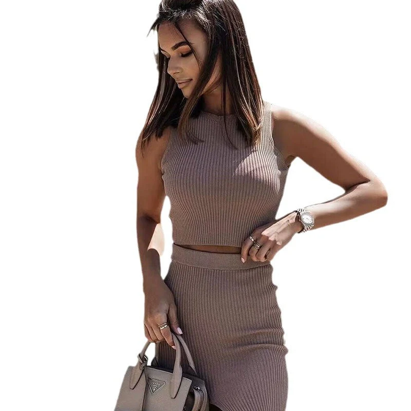 Damen Strick Set mit hohem Ausschnitt und seitlichem Schlitz