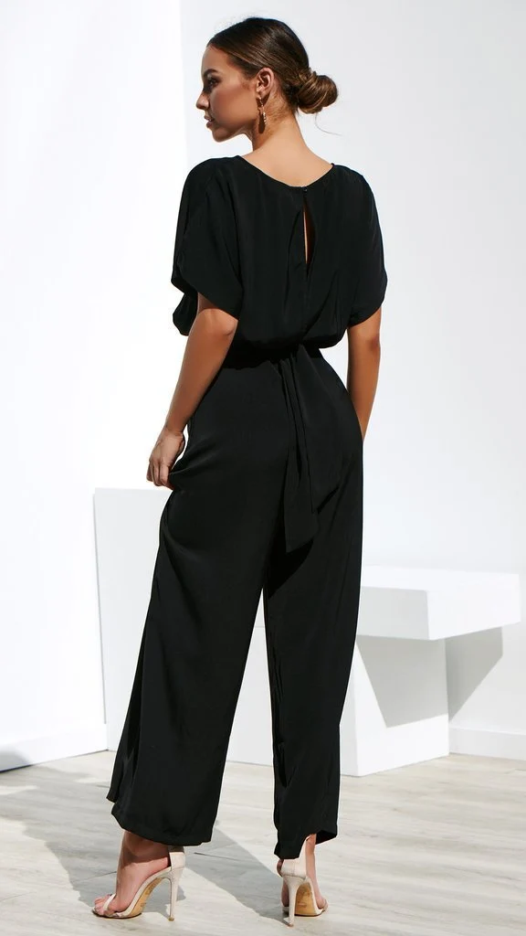Damen Jumpsuit mit weitem Bein und elegantem Schnitt