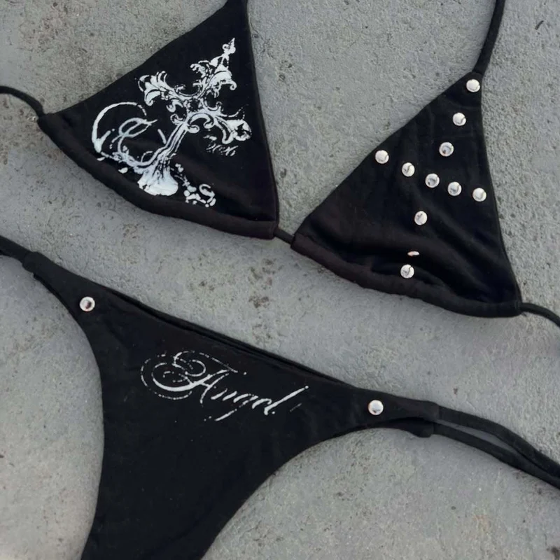 Damen Bikini-Set mit ausgefallenen Details und einzigartigen Akzenten