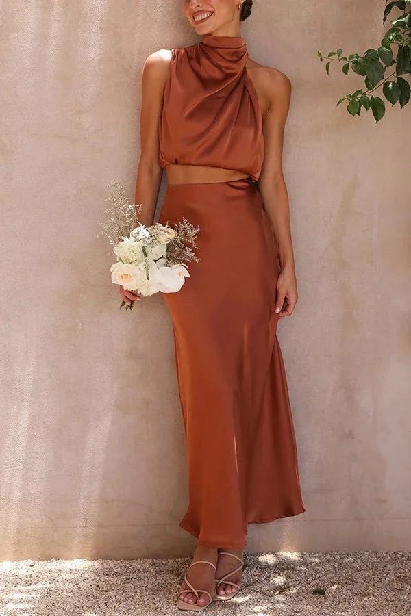 Solch Eine Stimmung Hochgeschlossene Satin Drapiert Maxirock Set