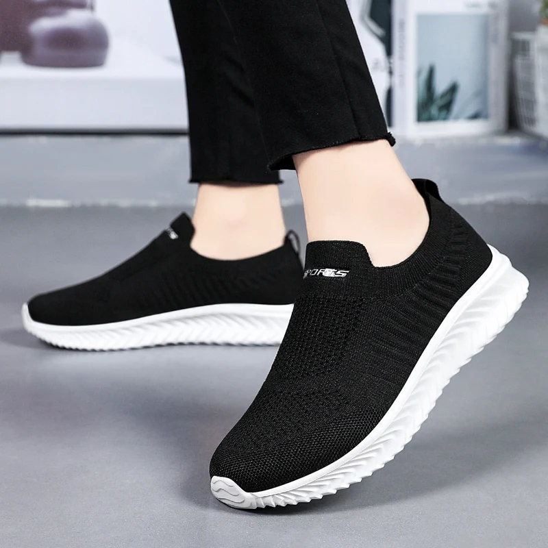 Damen Luftige Slip-On Sneakers mit flexiblem Strickoberteil