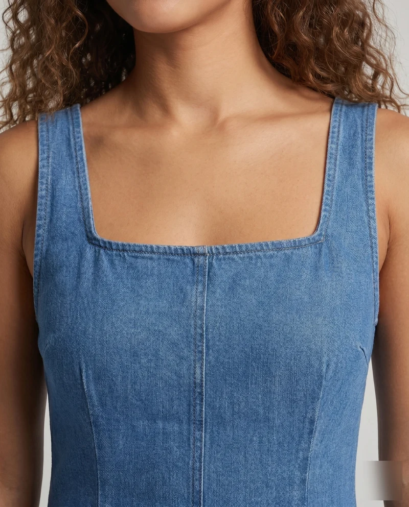 Damen Langes Sommerkleid mit schlichter Taillierung und zarten Spaghettiträgern