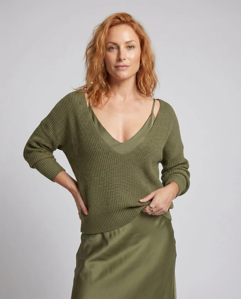 Damen Elegantes Maxikleid aus fließendem Satin mit tiefem V-Ausschnitt