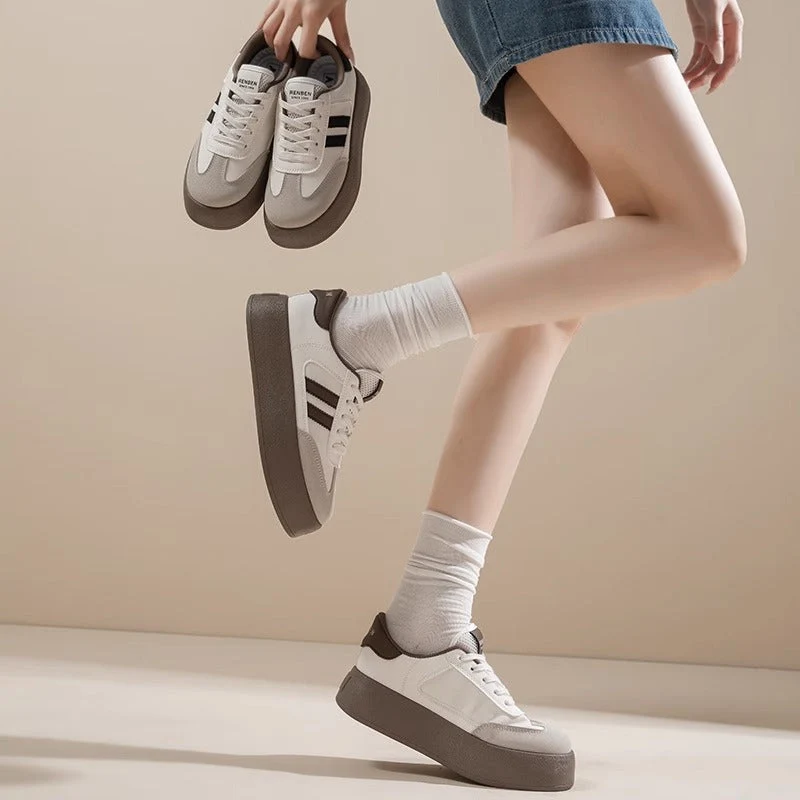 Damen Plattform-Sneaker mit trendigem Design und hochwertiger Oberflächenstruktur