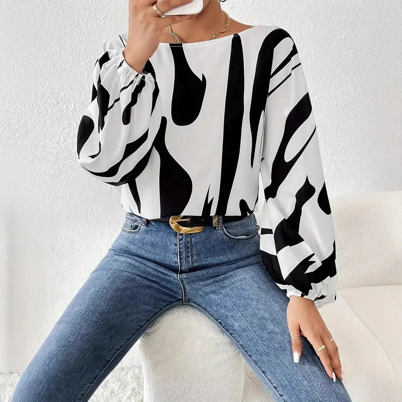 Damen Satin-Bluse mit asymmetrischem Schnitt und auffälligem Print