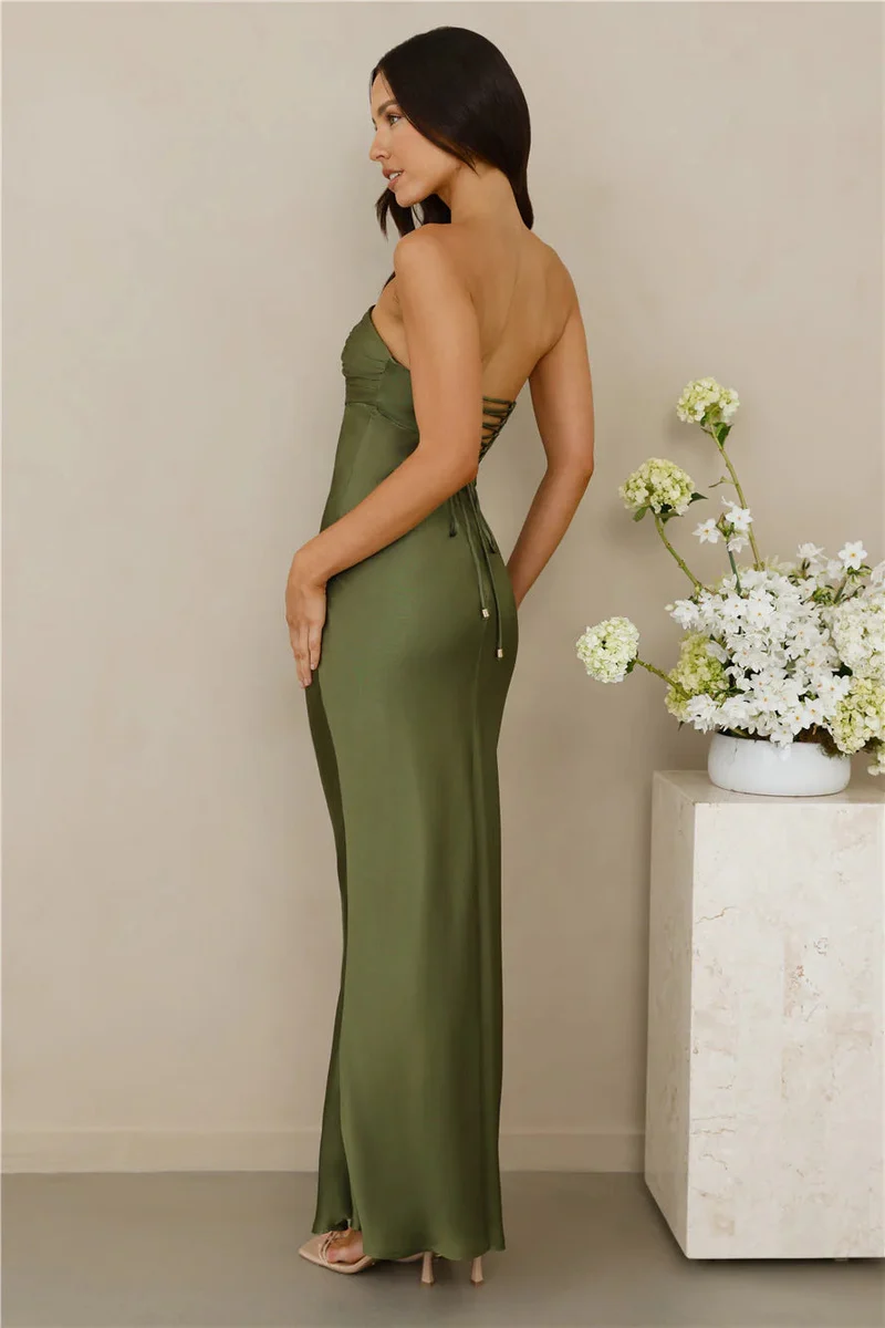 Damen Elegantes trägerloses Maxikleid mit schimmerndem Satin und figurbetontem Schnitt