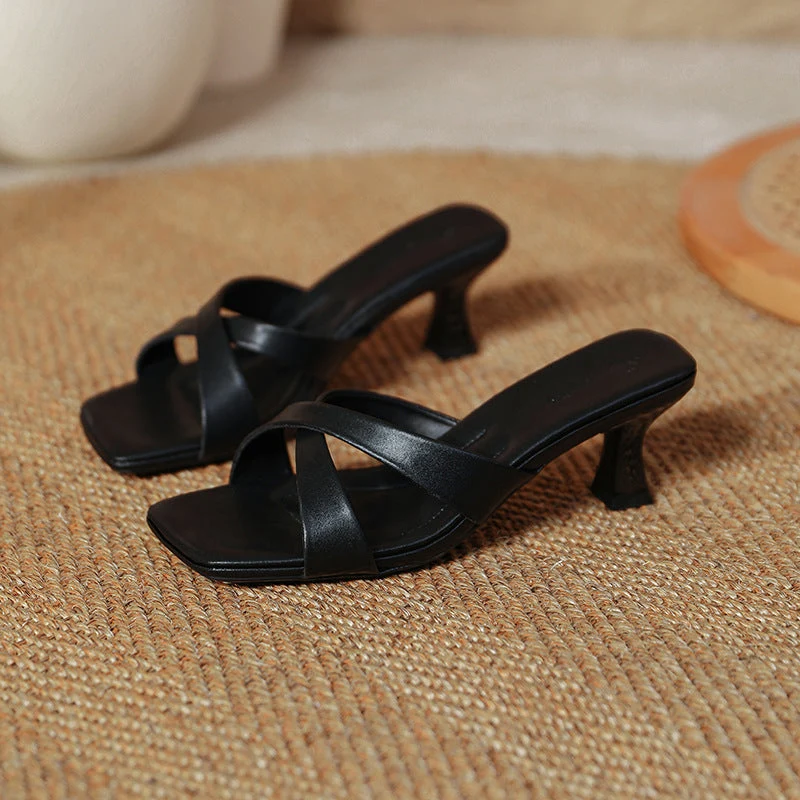 Damen Sandalen mit elegantem Blockabsatz und geschmackvollem Kreuzriemen