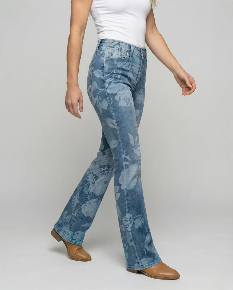 Damen Schlagjeans mit floralem Bleicheffekt