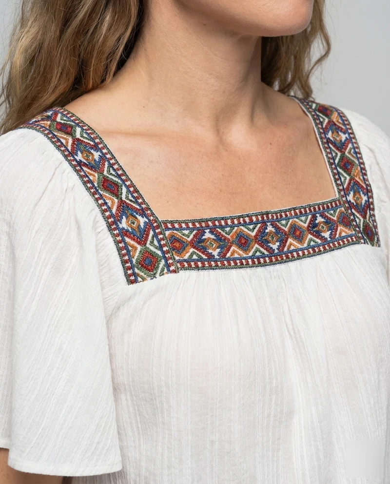 Damen leichte Boho-Bluse mit quadratischem Ausschnitt.