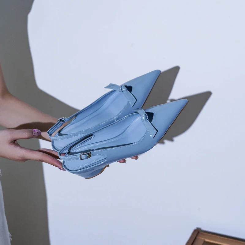 Damen Slingback-Pumps mit verspieltem Schleifendetail und glanzvoller Oberfläche