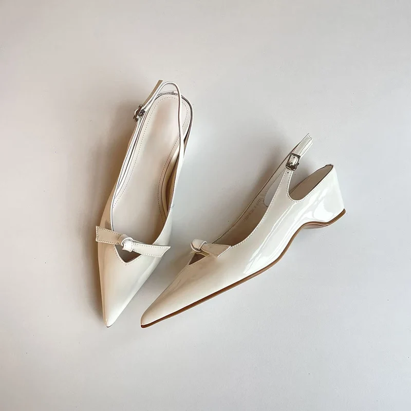 Damen Slingback-Pumps mit verspieltem Schleifendetail und glanzvoller Oberfläche