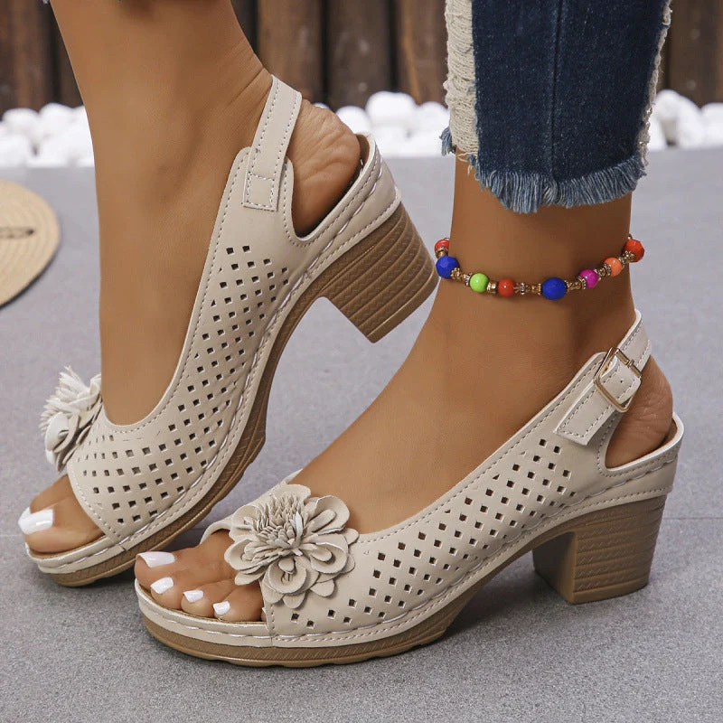 Damen modische Sling-Sandalen mit dekorativem Blumenapplikation