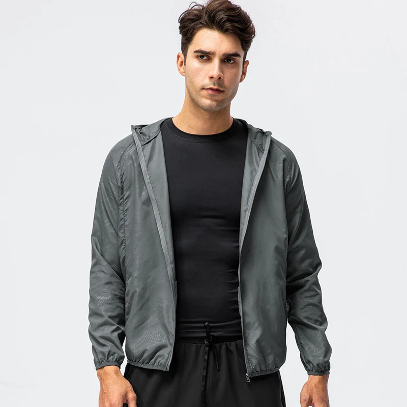 Herren leichte Laufjacke mit atmungsaktiven Eigenschaften und reflektierendem Design