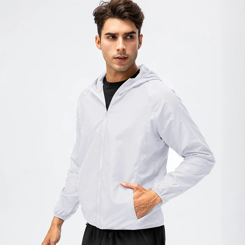 Herren leichte Laufjacke mit atmungsaktiven Eigenschaften und reflektierendem Design